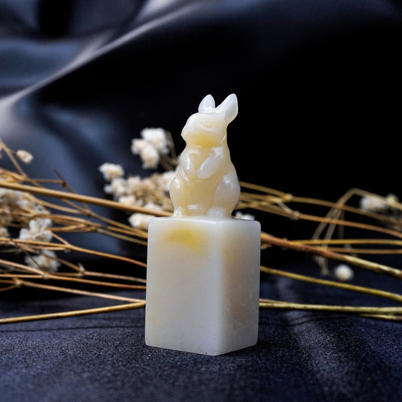 カスタマイズされた手作り印鑑-|ラオス石ウサギボタン 1.7x1.6 CM