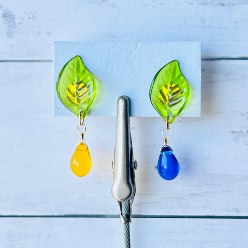 片耳]pikpik/カラー選択/サージカルステンレスピアス/ピクミン風