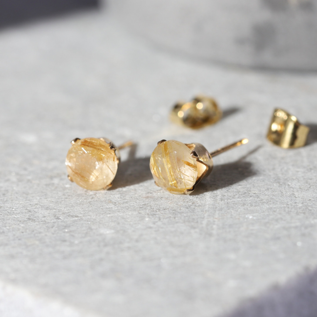 【再販】『目標達成』ルチルクォーツ一粒ピアス◇6mm◇金属アレルギー対応【14kgf/ステンレス】《ゴールド/シルバー》