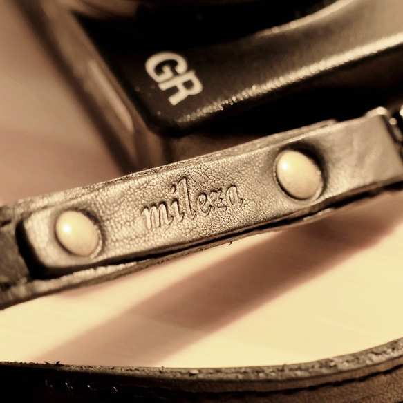 ひも通し式レザーストラップ（RICOH GR3など） 6枚目の画像