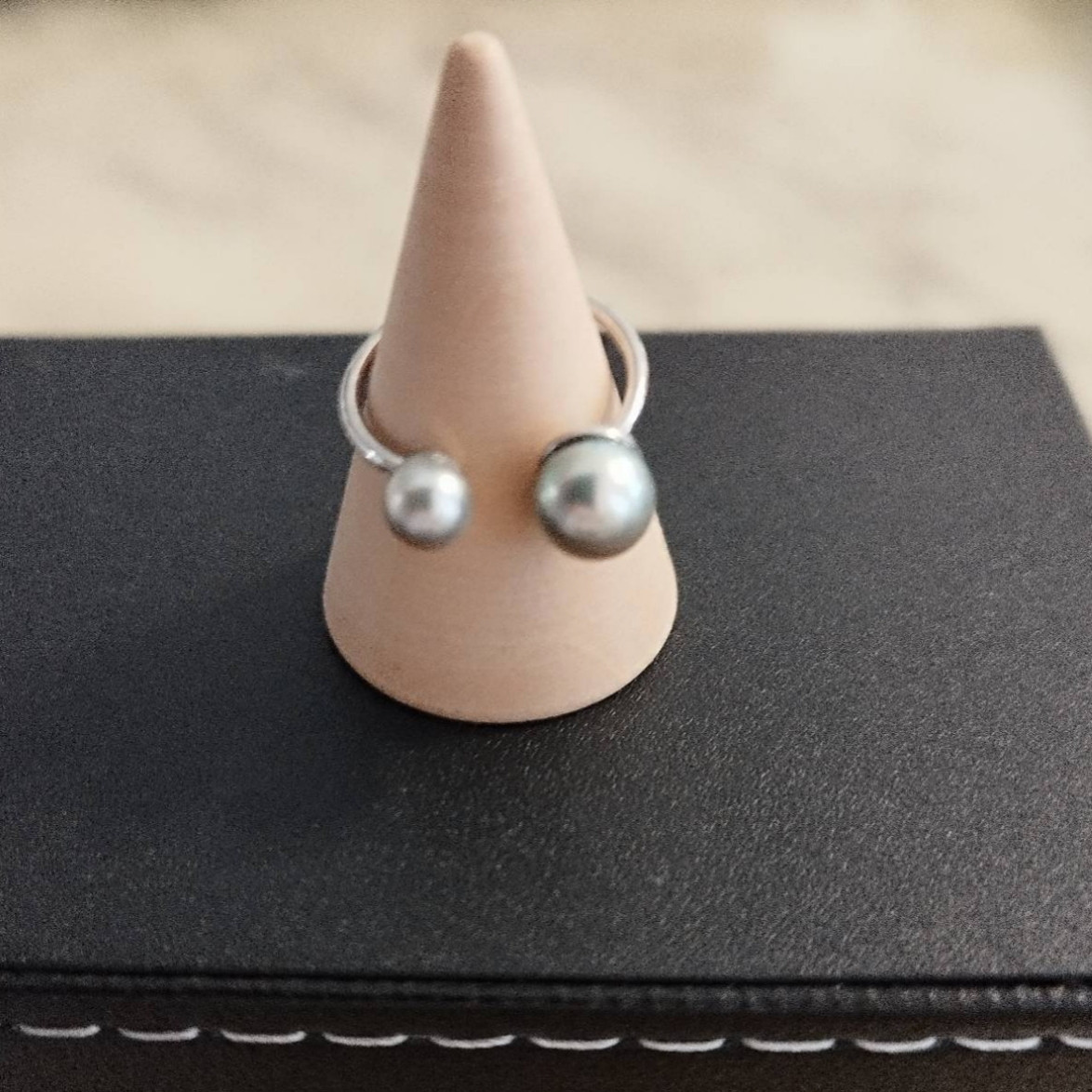 【高級】あこや真珠　黒真珠　リング　華やか