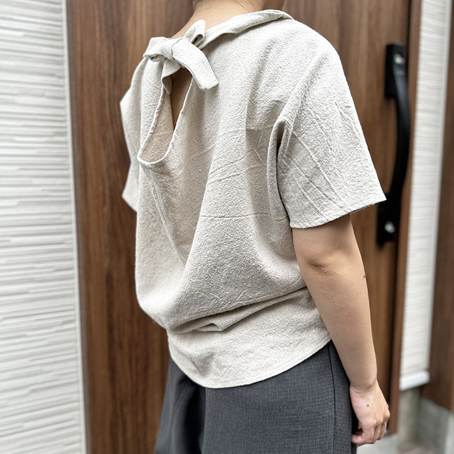 【新作】リネン100バックリボンブラウス23013生成りベージュ