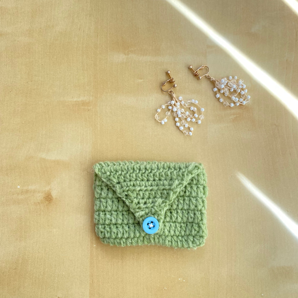 毛糸の鍵編みポーチ　封筒型 3枚目の画像