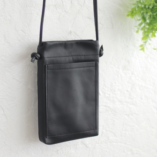 美品✨レザーショルダーポシェット ブラック 本革スマホショルダー chalk アシスタントポーチにもなるレザー