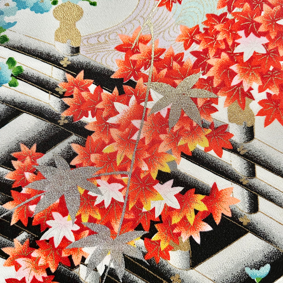 大きな着物のファブリックパネル　流水に鮮やかな紅葉 着物リメイク　インテリア　正月　七五三　敬老の日　秋色　ギフト 4枚目の画像