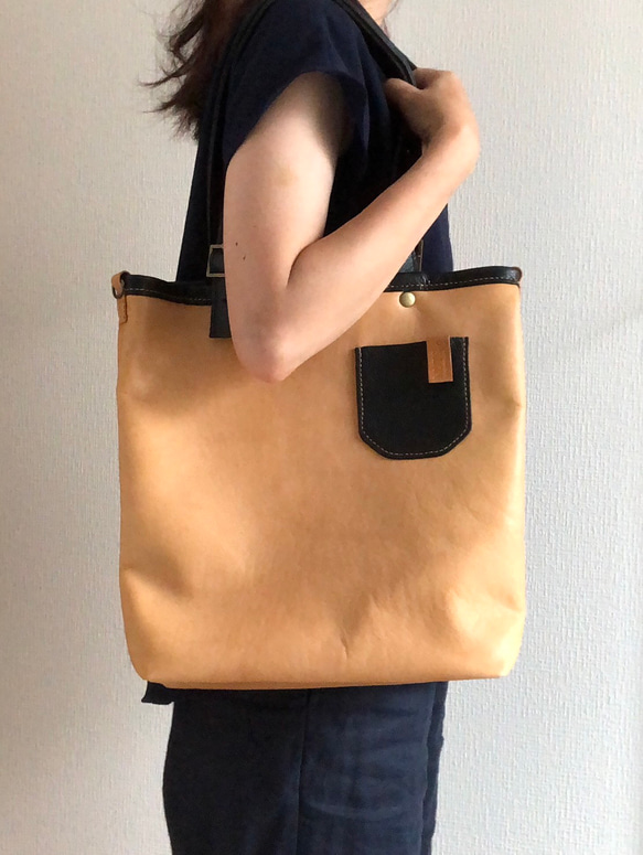 本革トートバッグ 肩掛けバッグ 一点物 A4が入る 調節可能 内ポケット 