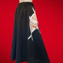 黒留袖 アクセントカラースカート W50〜100 ロング 着物リメイク ピアノ お箏 雅楽 フリーサイズ 黒 A5903 10枚目の画像