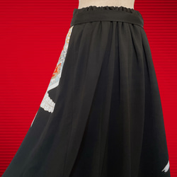 黒留袖 アクセントカラースカート W50〜100 ロング 着物リメイク ピアノ お箏 雅楽 フリーサイズ 黒 A5903 2枚目の画像