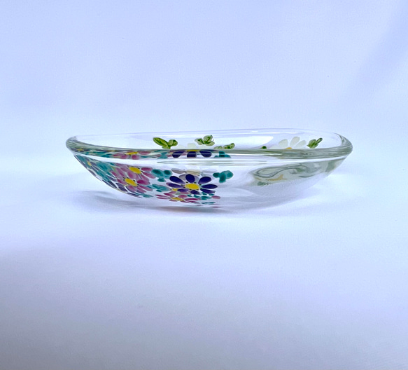 ガラスの9センチ豆皿　菊の花 3枚目の画像