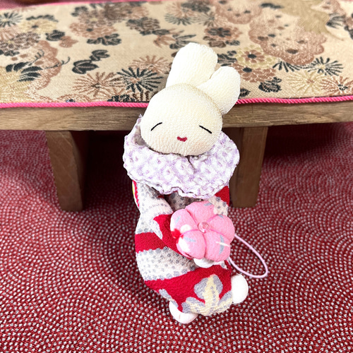 メーカー直売所 うさぎブローチ 古布ブローチ ストラップ うさぎ 正絹 ちりめん その他