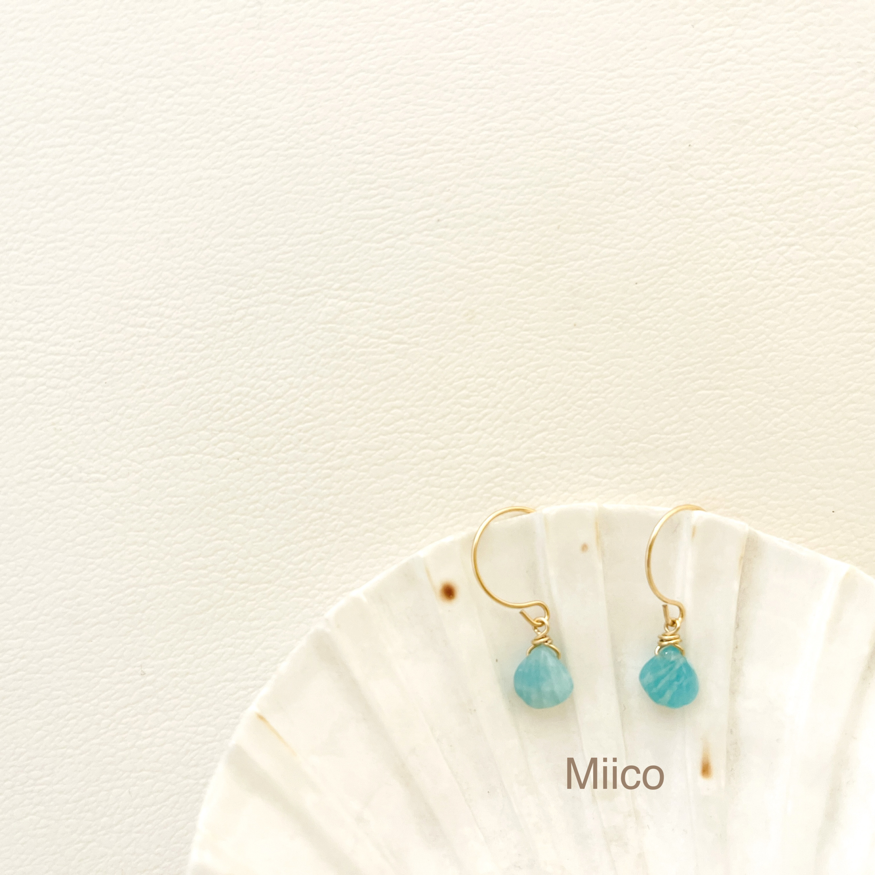 K14GF>貝殻型アマゾナイトのピアス ピアス（フック・チェーン） Miico  