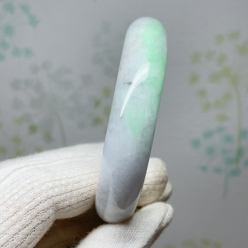 新入荷】本翡翠保証‼️天然A貨翡翠バングル 黒翡翠漂陽緑 新入荷】本翡翠保証‼️天然A貨翡翠バングル 黒翡翠漂陽緑