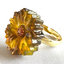 べっこう花の指輪　k16gp フリーサイズ　ゴールド　金メッキ　レジン　リング　茶色　黄色　オレンジ　 4枚目の画像