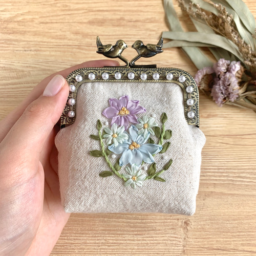 雪割草のブーケのミニがま口ポーチ コットンリネン マチ付き 小さめ