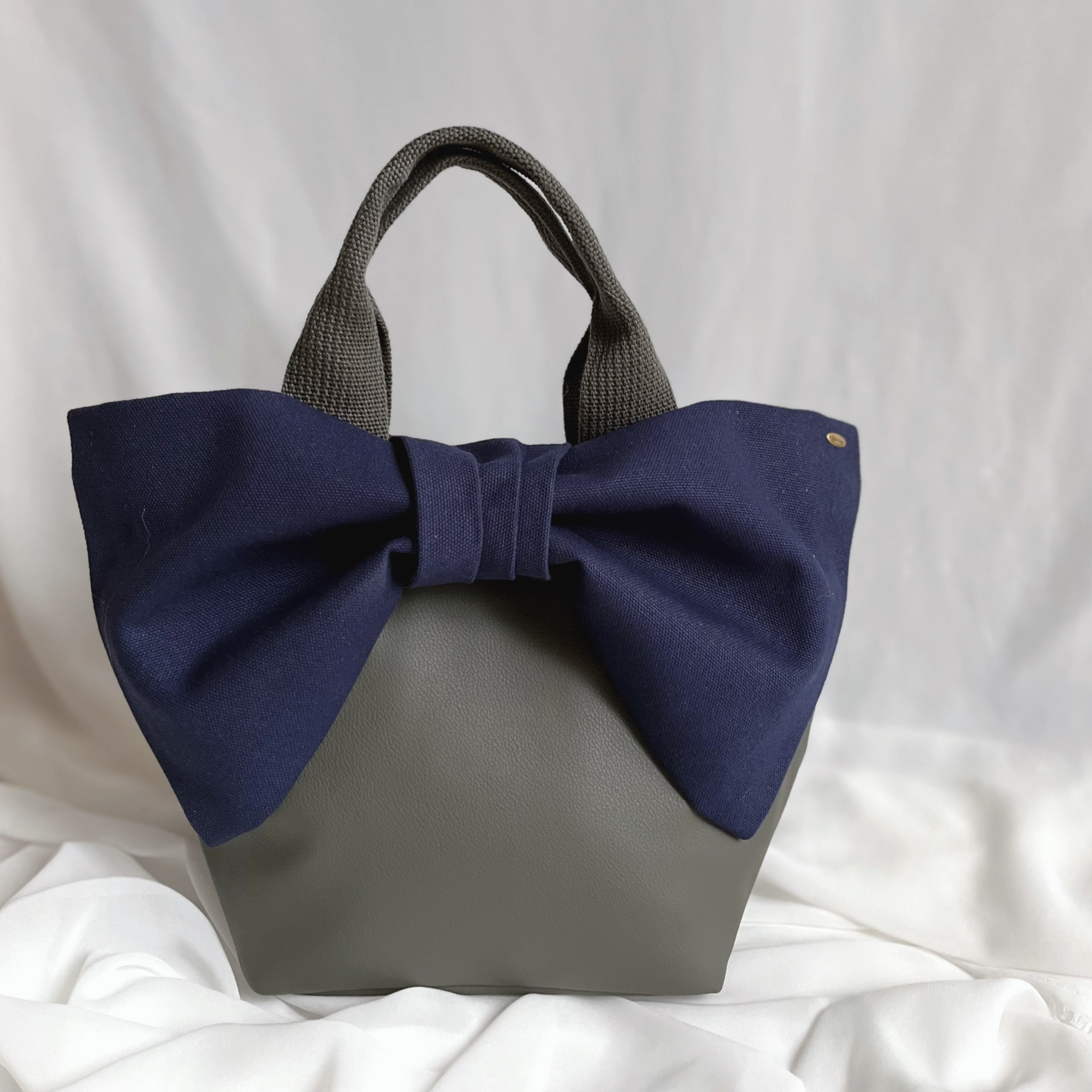 イニシャルも入る！大きいリボンがかわいい♡リボンレザーバッグ　レザートート　リボンバッグ　ブラック