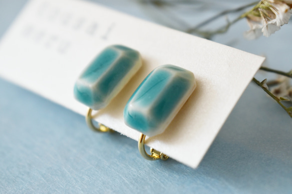 陶器のアクセサリー　エメラルドグリーンの宝石　　ピアス/イヤリング 7枚目の画像