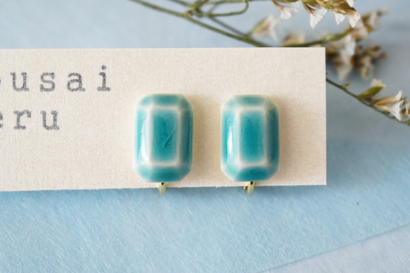 陶器のアクセサリー　エメラルドグリーンの宝石　　ピアス/イヤリング 6枚目の画像