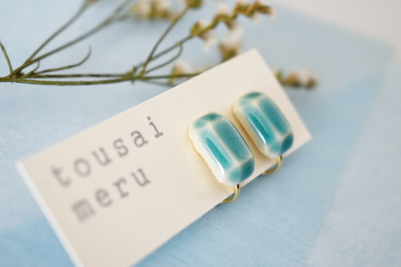 陶器のアクセサリー　エメラルドグリーンの宝石　　ピアス/イヤリング 8枚目の画像