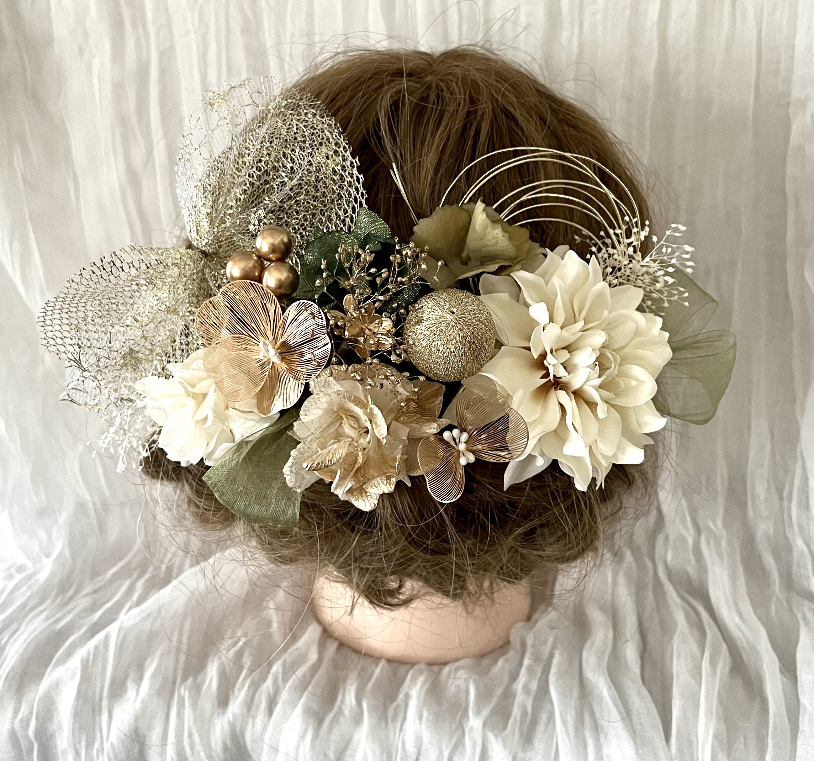 《送料無料》ゴールドフラワーとチュールリボンの髪飾り 成人式 和装 卒業式 水引