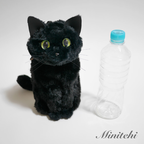 ぬいぐるみみたいな 猫の保冷ペットボトルホルダー　黒ねこ　猫雑貨　猫グッズ　リアル　保温　水筒カバー　水筒ケース　 1枚目の画像