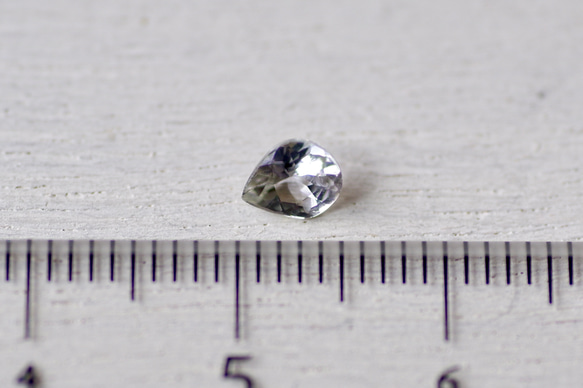 タンザナイト＊ペアシェイプ・カット＊0.30ct＊4.9×4.0mm＊ZO-018 5枚目の画像