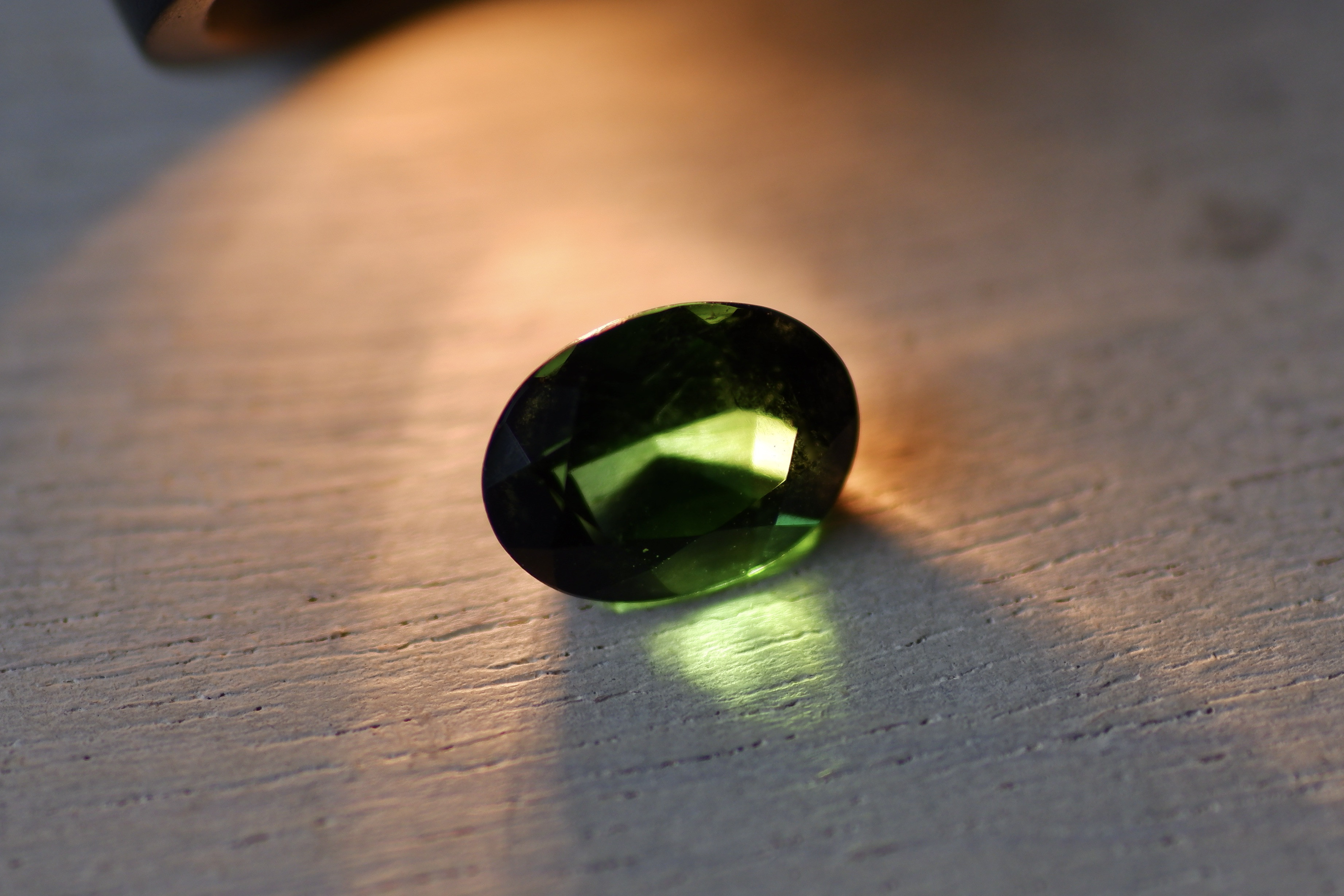 グリーン・トルマリン＊オーバル・カット＊1.44ct＊8.1×6.2mm＊TO-030