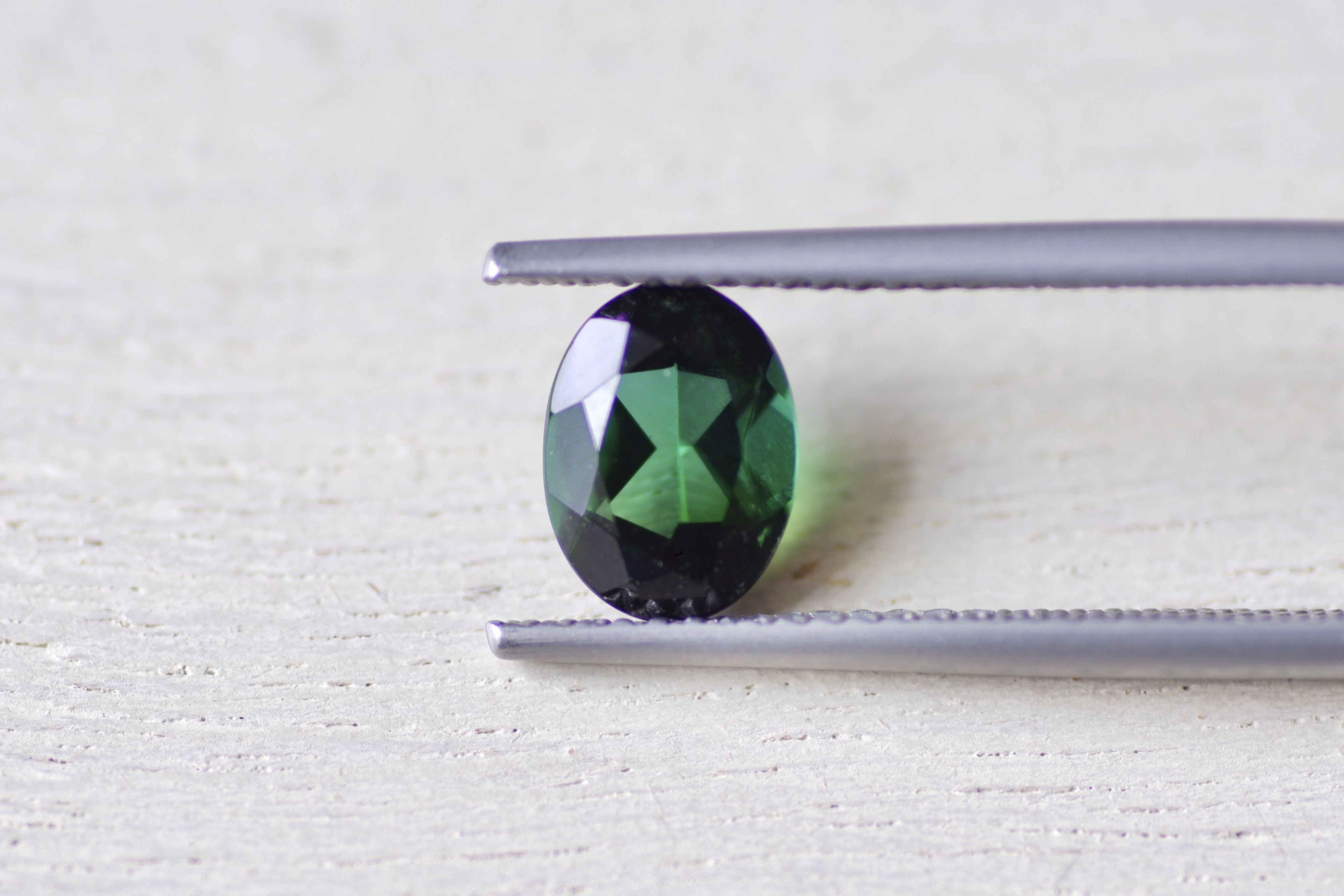 グリーン・トルマリン＊オーバル・カット＊1.44ct＊8.1×6.2mm＊TO-030