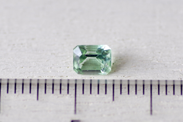 グリーン・トルマリン＊オクタゴン・カット＊0.51ct＊5.0×4.2mm＊TO-038 5枚目の画像