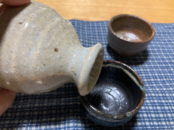 【登り窯作品】徳利とぐい呑み2個セット 2枚目の画像