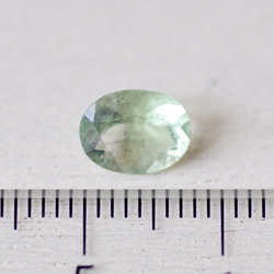 グリーン・フルオライト＊オーバル・カット＊1.36ct＊8.1×6.5mm＊FL-006 5枚目の画像