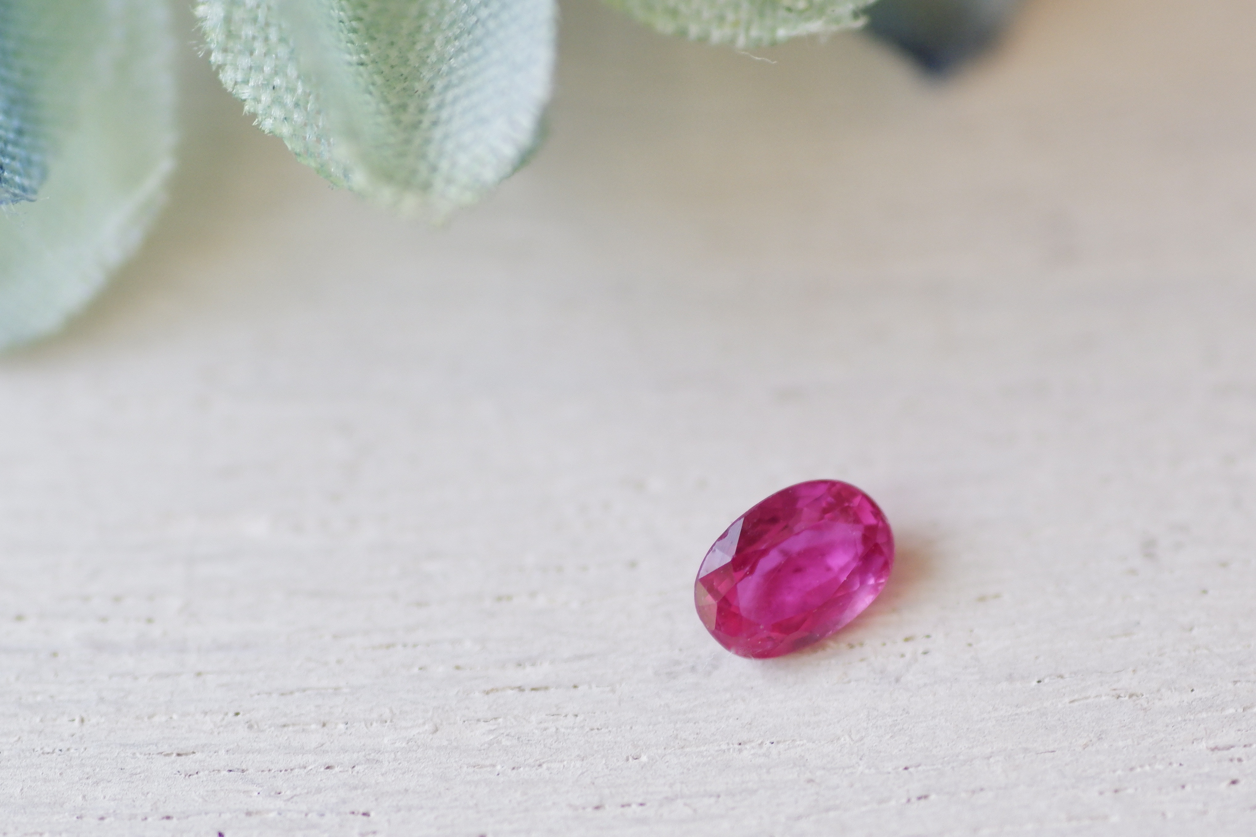 ルビー＊オーバル・カット＊0.22ct＊4.3×3.0mm＊COR-003