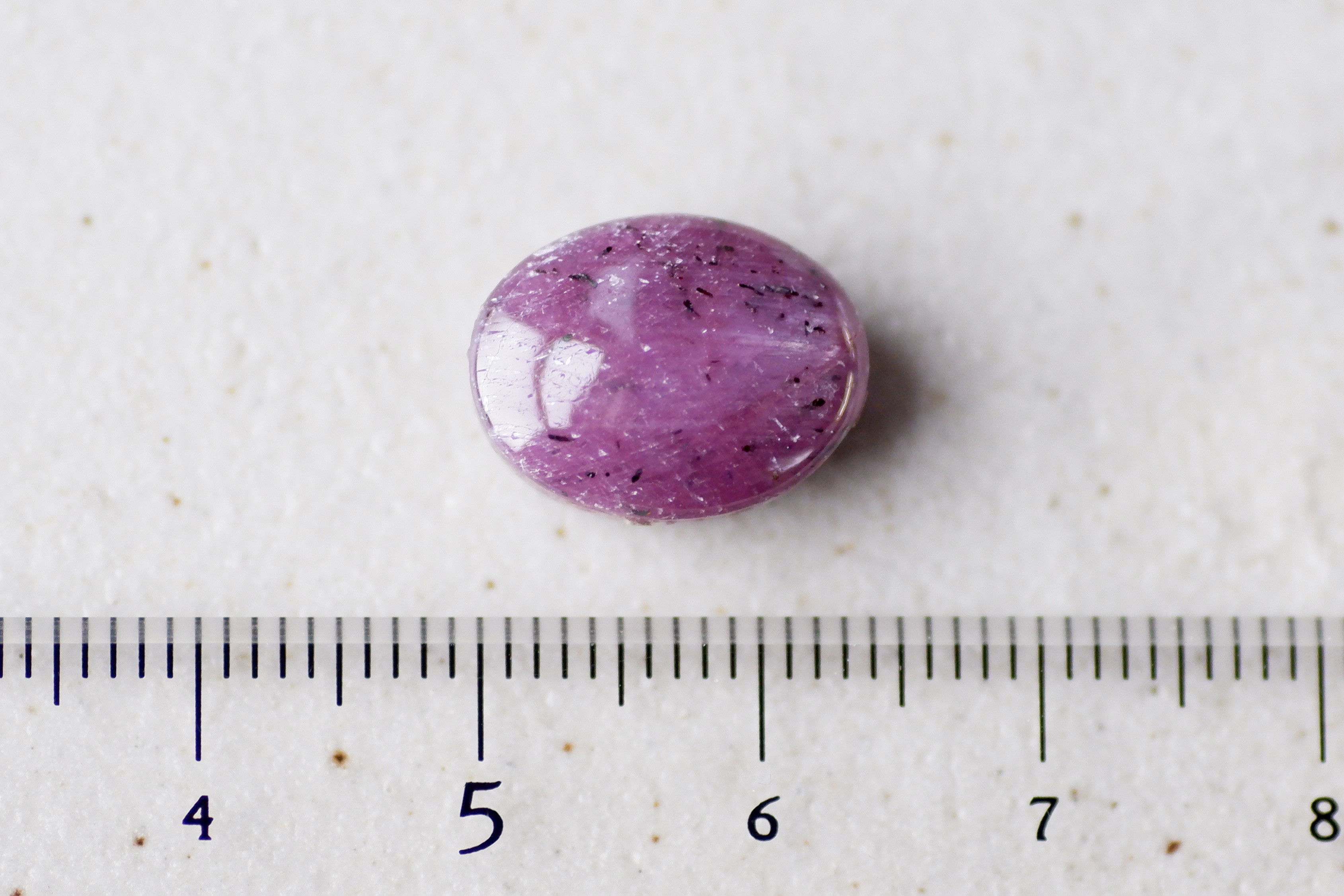 スター・ルビー＊オーバル・バフトップ・カット＊14.43t＊14.1×11.0mm＊COR-010