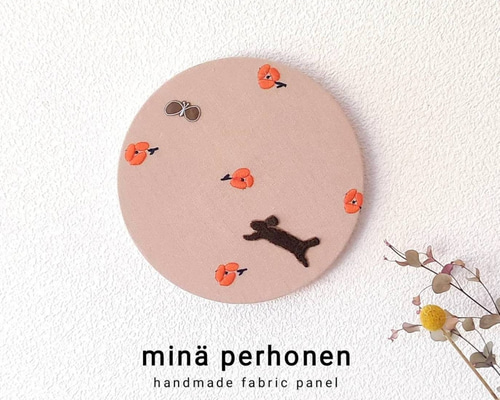 ファブリックパネル　ミナペルホネン　インテリア　ランランラン　うさぎ　ピンク run run run ファブリック - minä perhonen
