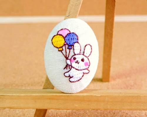 〚yumi様オーダー〛刺繍ブローチ3点 ブローチ〜うさきさん刺繍〜 ※受注生産 ブローチ きなりの木
