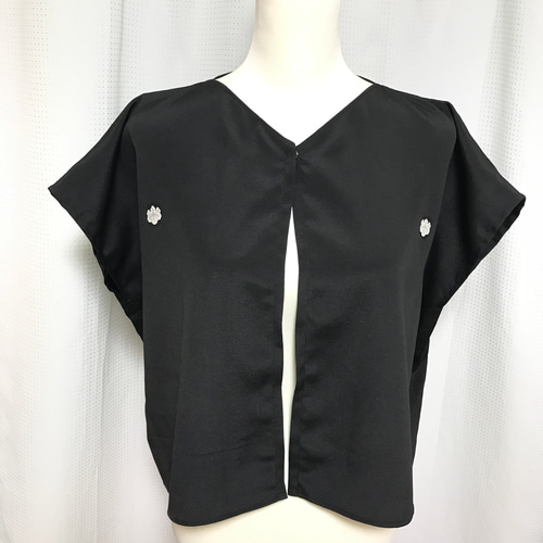 着物リメイク　黒留袖　ボレロ　ショートジャケット　羽織 超ショート丈の着物ジャケット/ Short jacket 222 - K´FORWARD