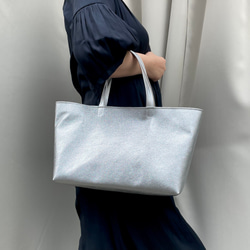 ピッグスキンのトートバッグ　 シルバー 10枚目の画像