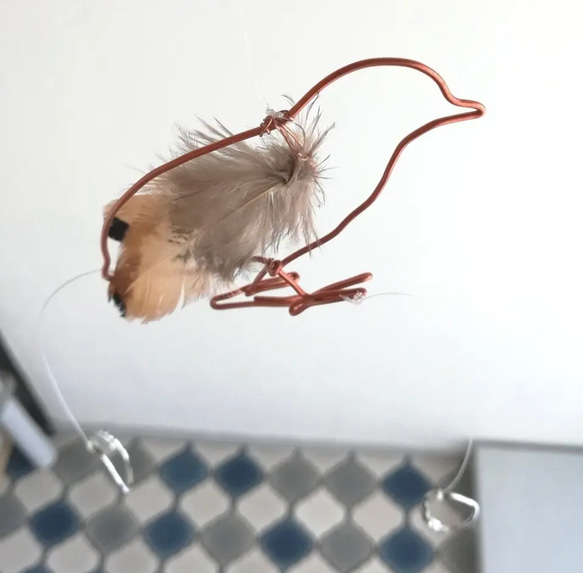 【うずら】 羽毛とワイヤーの鳥モビール 北欧テイスト シンプル フェザー 8枚目の画像