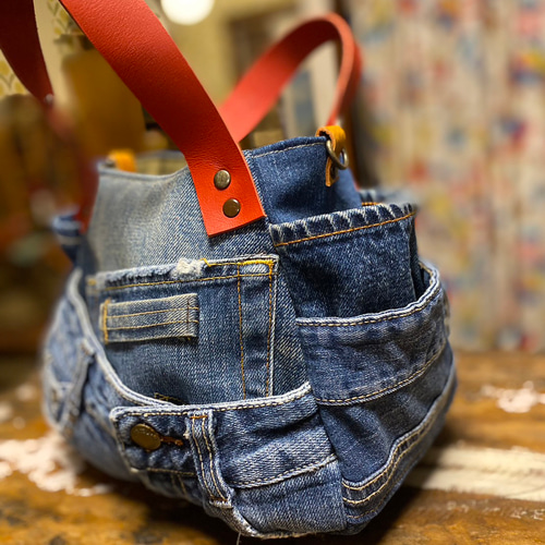 まんまるトートバッグ小サイズ オールデニムのリメイク【スマホのおうちがあるバッグ】 トートバッグ ハンドメイドnico 通販|Creema(クリーマ) 16523182 まんまるトートバッグ小サイズ オールデニムのリメイク【スマホのおうちがあるバッグ】 トートバッグ ハンドメイドnico 通販|Creema(クリーマ) 16523182