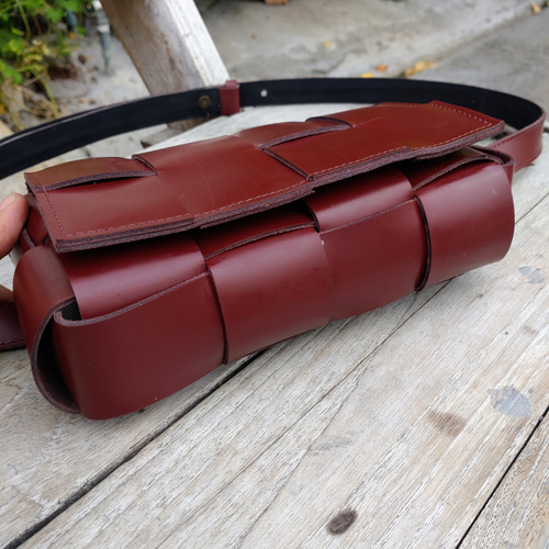 【極美品】ラコステ　赤　メタリックカラー　レザー ボディバック lb106_1.jpg