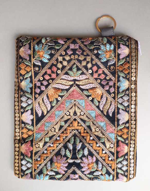 インド刺繍リボンのポーチ（ファスナーポーチ） 8枚目の画像