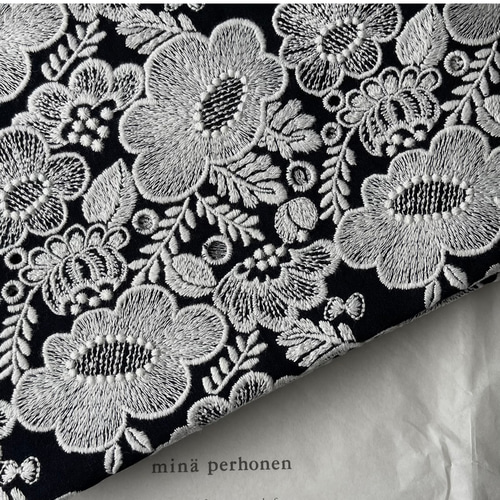 ミナペルホネン スマイルフラワー 【公式通販】