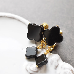 【耳環可換】黑瑪瑙花朵雙石手術不鏽鋼耳環 第3張的照片