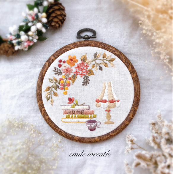 読書の時間 刺繍フレーム白】お誕生日プレゼントや大切な方への贈り物