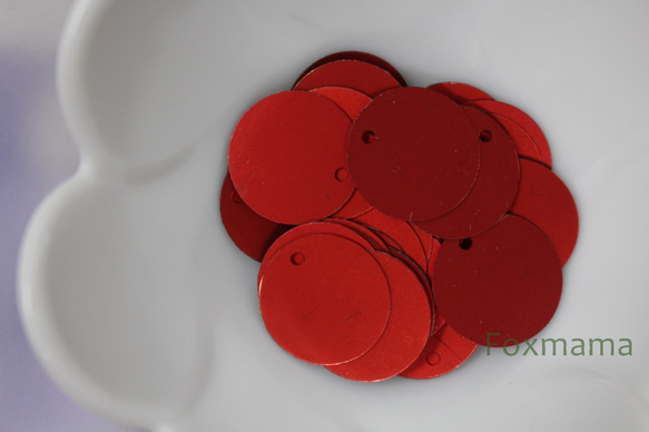 スパンコール 丸 トップホール 15mm 約80枚(約6g) マット 赤色 (SCC15MRDHHTH) 1枚目の画像