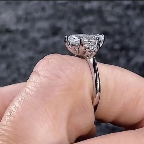 newデザイン】輝くマーキース モアサナイト ダイヤ リング K18WG 指輪  