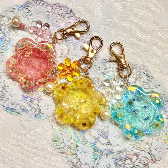 シャカシャカキーホルダー　鮮やか色きらめきドリンクシェイカー お花のシェイカーキーホルダー ドライフラワー 青 水色 赤 ピンク 黄色