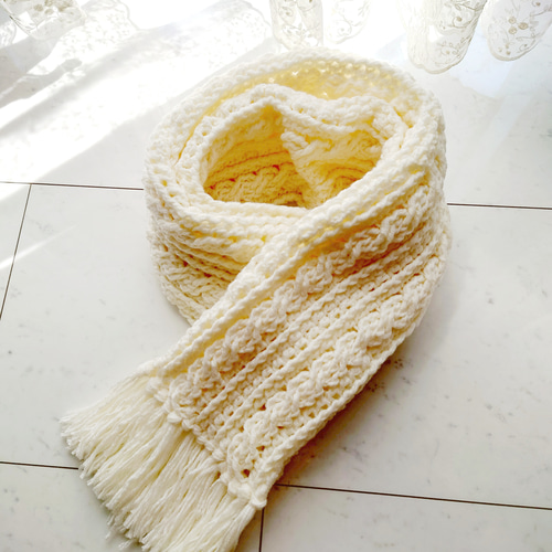 マフラー アラン 模様 ホワイト ボリューム 編み 手編み 編み物