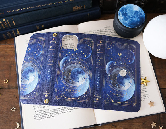 本のような手帳型スマホケース 青の惑星 "BLUE PLANET" ショルダーストラップ付き 三つ折り手帳型スマホケース 4枚目の画像
