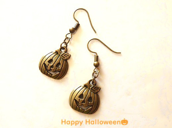 ★選べる金具♪9種類！★Happy Halloween☆彡 ジャックオーランタンのピアス ～アンティーク 1枚目の画像