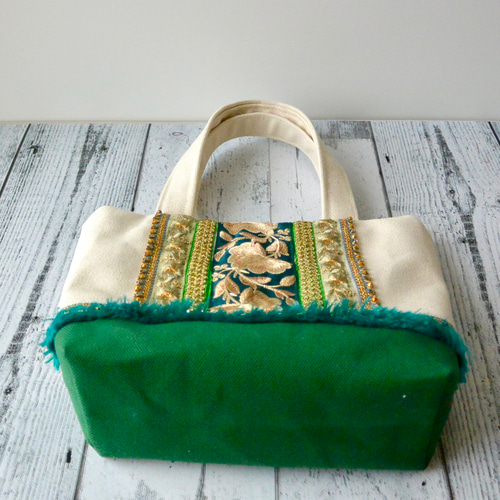 推しカラーgreenキラキラ輝く花モチーフインド刺繍トートバッグ